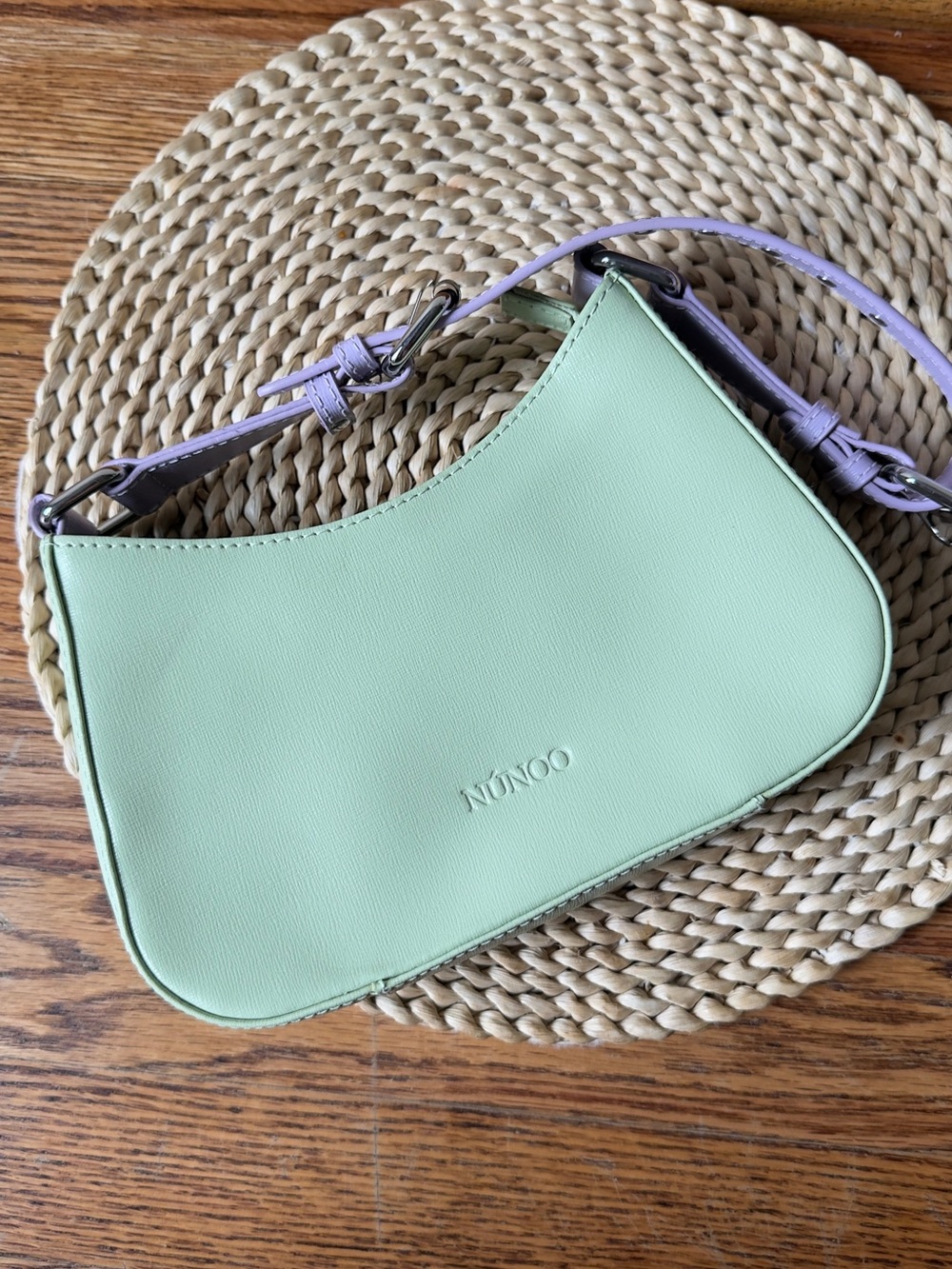 NÚNOO Mint Leather Shoulder Bag with Lilac